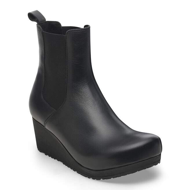 Ebba Slip-on i skinn, svart Ebba Slip-on i skinn, svart