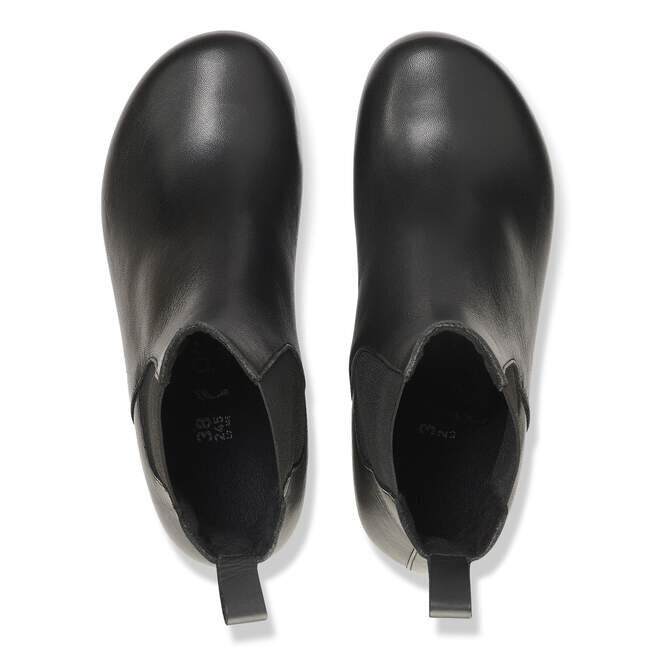 Ebba Slip-on i skinn, svart Ebba Slip-on i skinn, svart