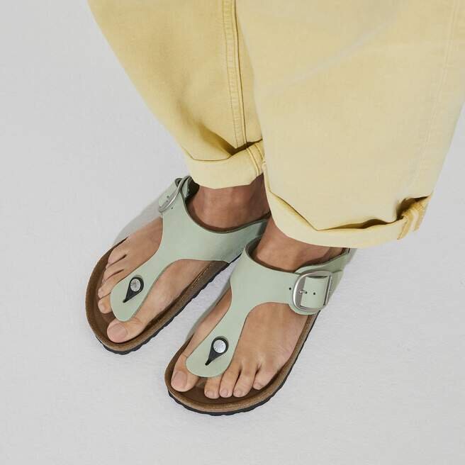 Gizeh Big Buckle Nubuck Leather Matcha Gizeh Big Buckle Nubuck Leather Matcha