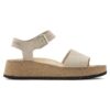 Glenda sandal i semsket skinn og tekstil Glenda sandal i semsket skinn og tekstil
