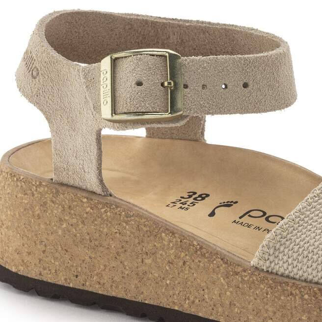 Glenda sandal i semsket skinn og tekstil Glenda sandal i semsket skinn og tekstil
